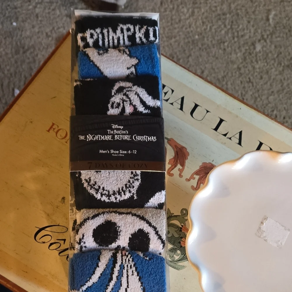 Nightmare Before Christmas Socks 7 Days Of Cozy Socks - Mens Shoe Size 6-12